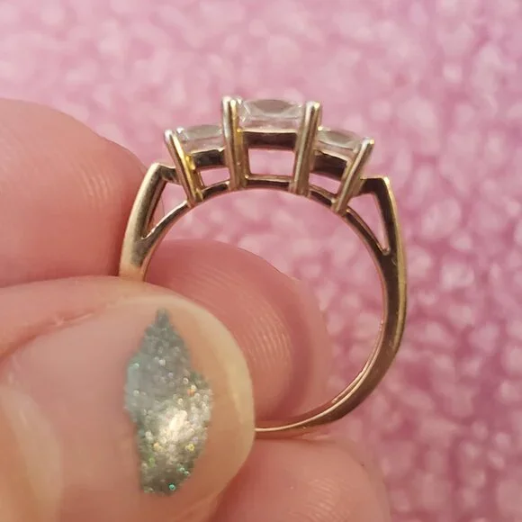 Solid 14k gold diamonique 3 stone ring - Picture 3 of 4